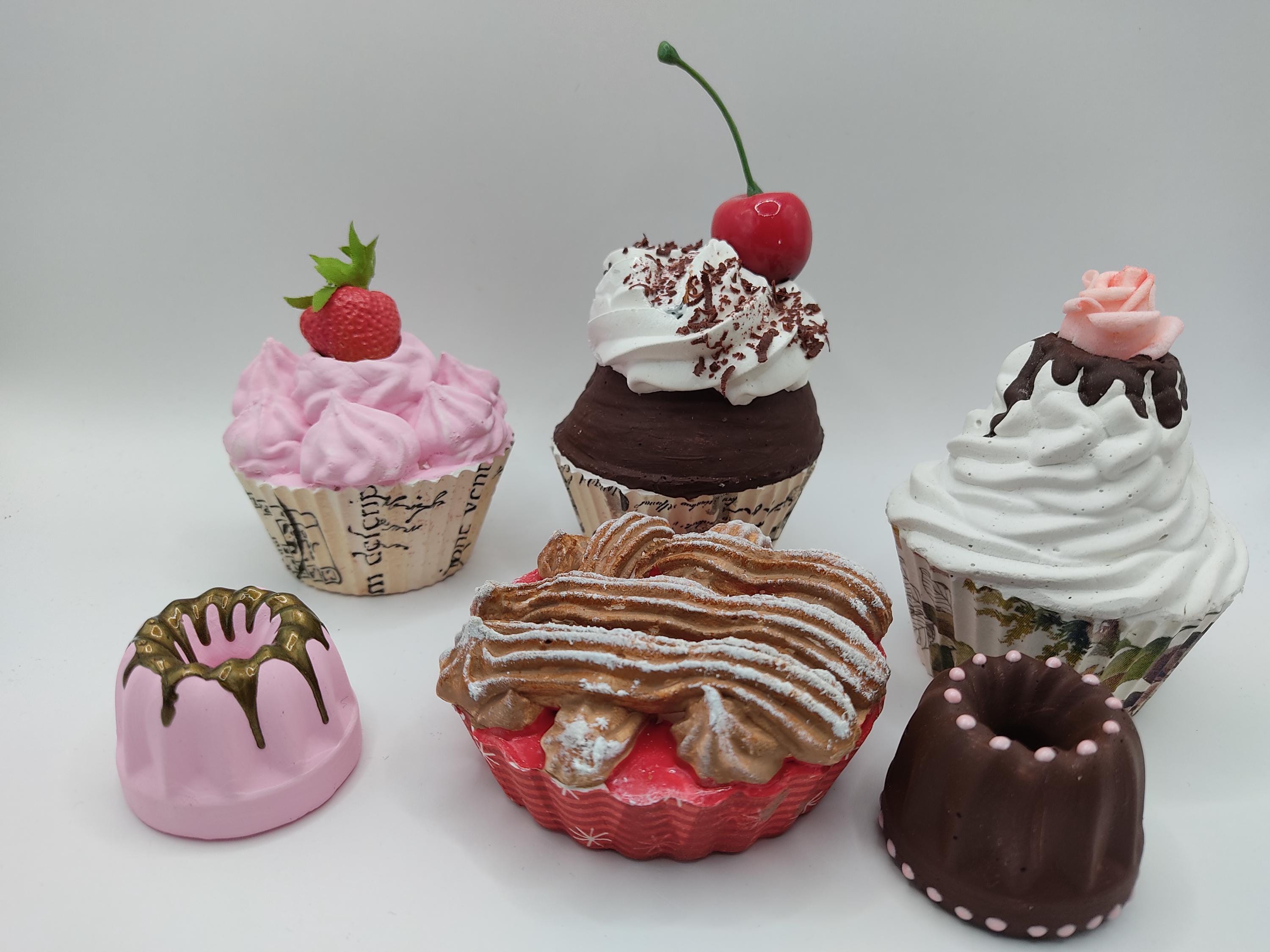 Dezicakes Fake Food, Dekoration Cupcake Unecht USA Dezicakes Künstlicher Cupcake – Rotwein-Cupcake, Deko-Essen Aus USA