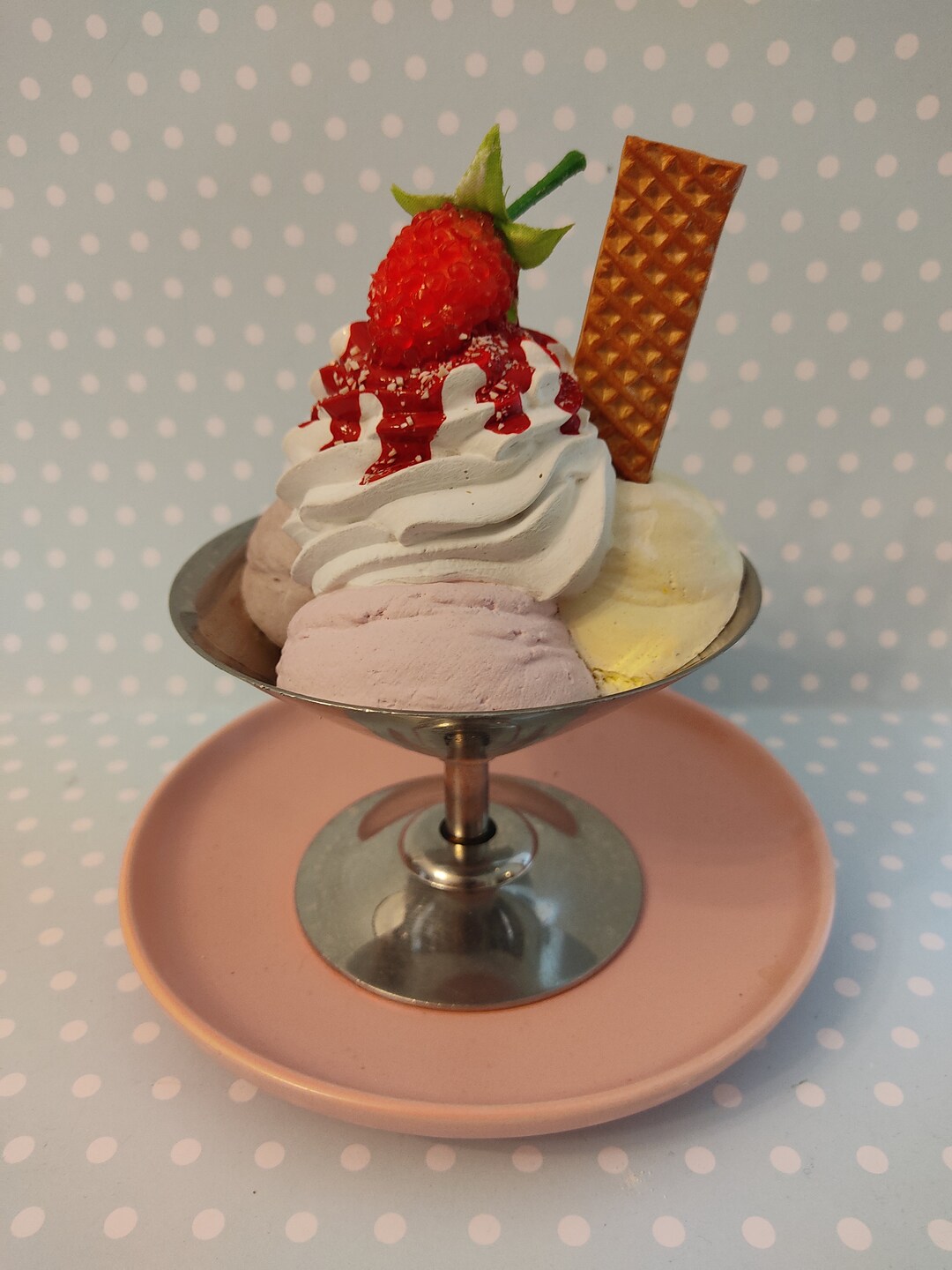 Ice Cream Sundae Fake Retro Rockabilly Strawberry Table Decoration ...