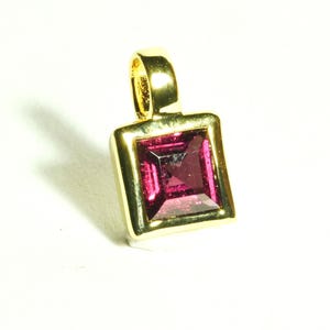 Garnet Rhodolite Pendant Gold Square