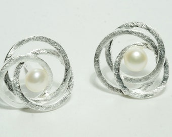 Pearl earrings silver