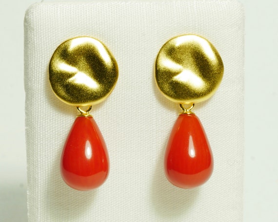 Tranquil Gold Women Coral & Pearl Earring