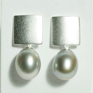Pearl earrings silver, gray pearl