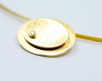 Diamond pendant oval with choker