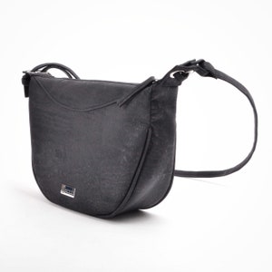 Vegan Crossbody, cork leather messenger bag, vegan leather shoulder bag, ecofriendly woman city bag, original cork, black crossbody bag.