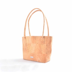 Cork non-leather vegan shopper bag, ecofriendly vegan cork bag with handles, modern woman, crueltyfree outfit, spring vintage wardrobe