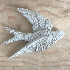 3D Latex mold mould for concrete plaster resin and more Beautiful swallow (smaller version)