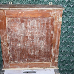 Luftschutz-Hausapotheke Vintage Holzschrank Shabby Chic