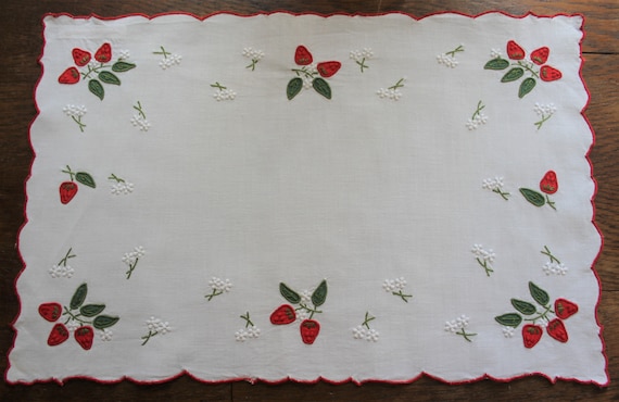 kleine Tischdecke Erdbeeren Tischläufer