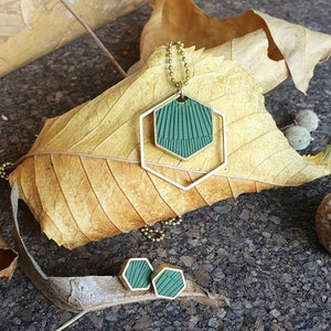 Stud earrings / necklace olive honeycomb structure