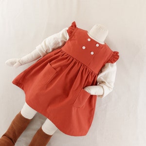 Robe facile à double boutonnage sans manches pour bébés et tout-petits, chemisier, haut et chemisier PDF en téléchargement numérique Fille Enfant 3M 6A Salopette-pull image 2