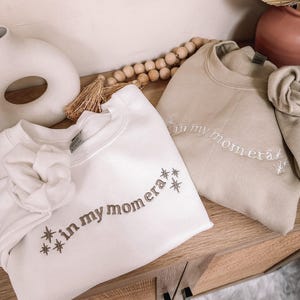 Embroidered In My Mom Era Crewneck || Minimal Crewneck || Mom Sweatshirt || Trendy Mom Apparel || Mother&#39;s Day || Embroidered Pullover