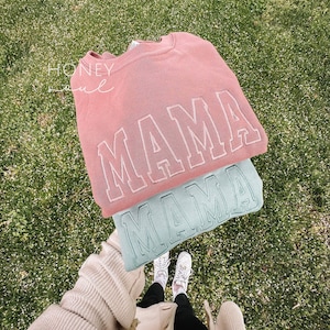 Neutraal geborduurd MAMA-sweater || Geborduurde MAMA-trui || Cadeaus voor moeder || Moederstijl || Gezellige loungekleding || lichtgewicht sweater