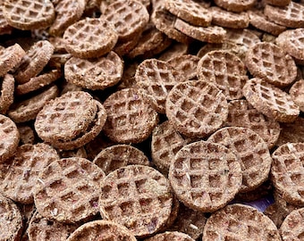 Nana-Berry Waffles | high fiber | Organic Healthy Treat for Rabbits, Guinea Pigs