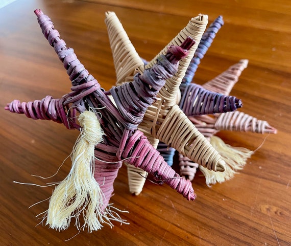 Shooting Star Fling | Natural Flavored Chew Toy for Bunny Rabbits, Guinea Pigs, Chinchillas, Hamsters, Gerbils, Mice, Rats, Birds