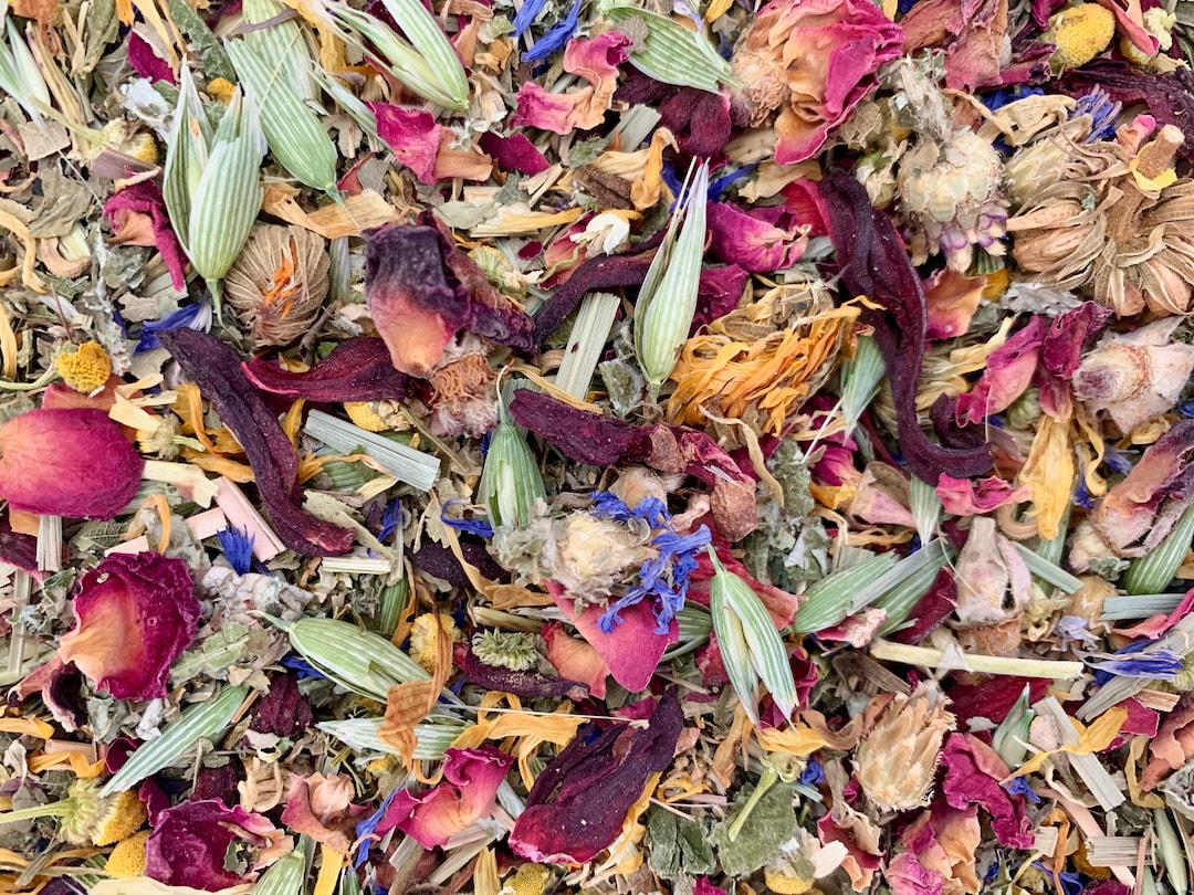 View of Signature Blend | Herbal Forage | Natural Source of Vitamins, Minerals ...