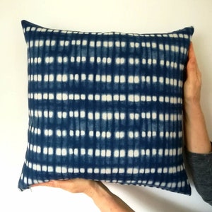 Indigo Tie Dye Kuddfodral: Scion Kali Tryck, Olika Storlekar