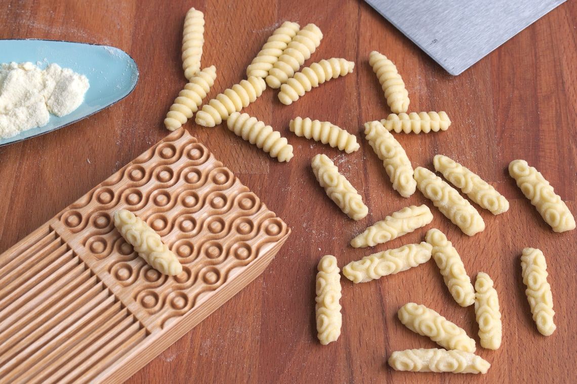 Fonyiunce Gnocchi Brett - Holz Nudelbrett Mit Rillen