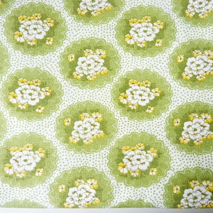 Shabby Vintage Farmhouse Fabric 50s 60s 70s Flower Medallions Green White Lime Green Flowers Meadow Fabric Simple, Boho Flower Fabric DIY Quilt