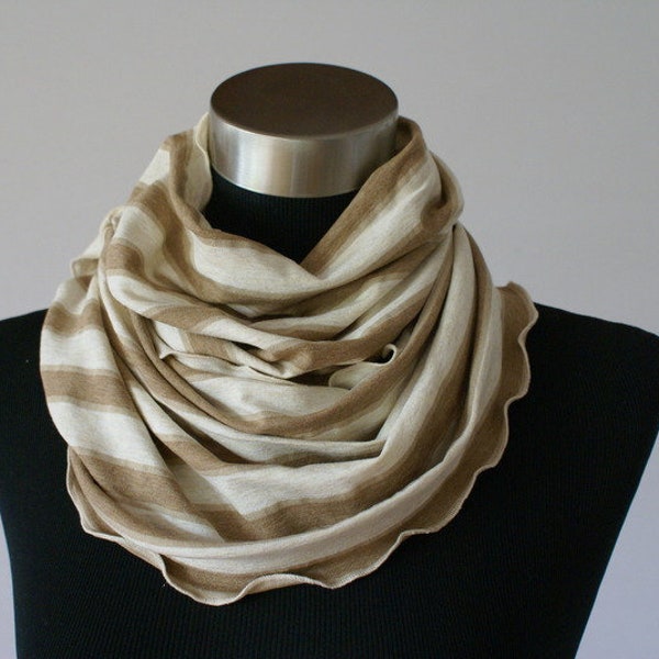 Loopschal in beige Creme gestreift sommerloop Rundschal