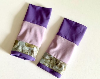 Reversible short arm warmers/hand warmers, lilac purple