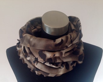 Brown wild Leo Loop, fitted circular scarf, loop, sunnsloop