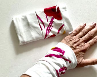 Reversible short arm warmers/hand warmers, white/pink