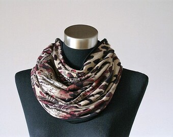 Loop, loop scarf, infinity scarf chicaleo bordeaux Loop* Infinity scarf, animal print, neckerchief