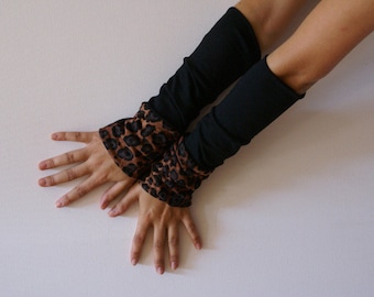 Reversible arm warmers My Leo* brown leopard print, black wrist warmers