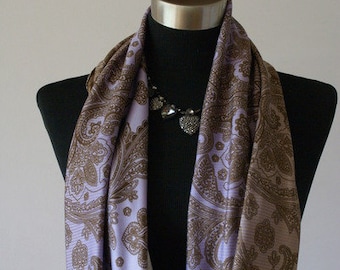 Honey D Loop infinity scarf by sunnyloopshop, infinity scarf with paisley pattern, lilac, brown