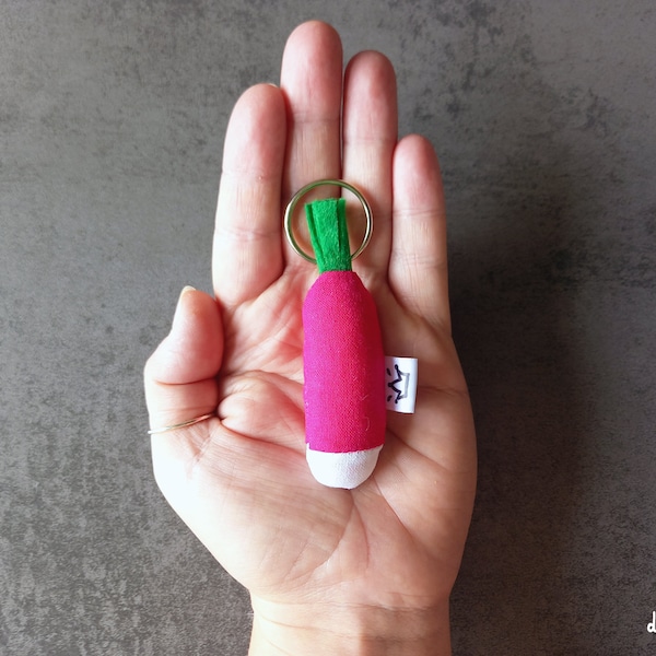 Porte clés radis rose en tissu et feutrine, idée cadeau originale et amusante, dinette fait main unique pour les grands et les petits