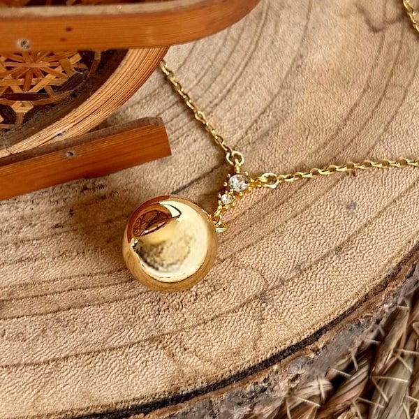 Magnifique et délicat bola de grossesse - collier de maternité pour joli cadeau - cage dorée grelot intégré non visible - Zircone