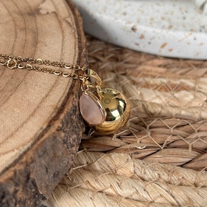 Beautiful and delicate pregnancy bola - maternity necklace for a lovely gift - golden cage with integrated bell, not visible - Rose Quartz Stone