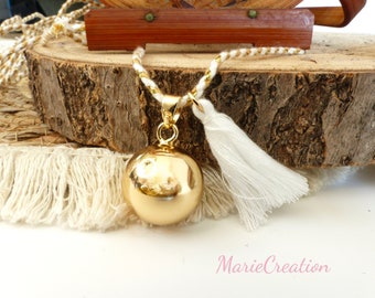 Magnificent and delicate pregnancy bola - maternity necklace for a nice gift - Golden bola with integrated bell, adjustable cord and charm