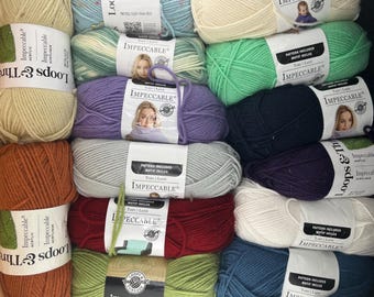 1 motek przędzy akrylowej Loops and Threads Impeccable 14 kolorów