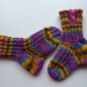 Hand-knitted children&#39;s baby chicks ~ Gr. 16/17 ~ 0-4 months ~ sock socks wool socks