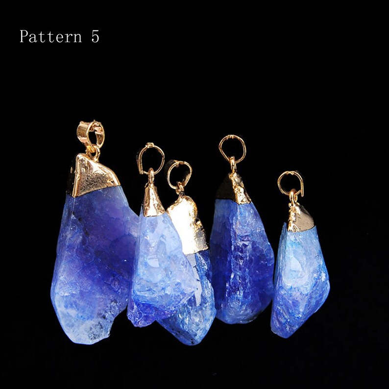 Natural Cystal Raw Rough Fluorite Quartz Stones Irregular Shape Stone Gold Plating Pendant with Hole for Necklace Craft Project Making