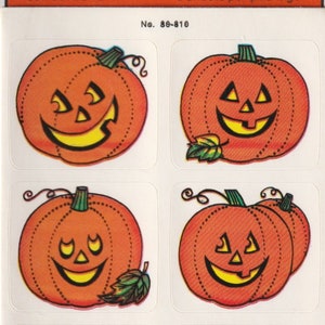 Feuille d’autocollants vintage Dennison des années 1980, citrouilles Jack O Lantern souriantes mignonnes, No 80-810