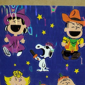 Feuille d'autocollants prismatique unique pour Halloween Hallmark Peanuts, vintage des années 1980, des années 1990, grande citrouille, des bonbons ou un sort, Lucy