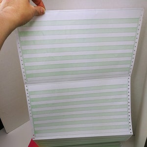 25 feuilles de papier informatique vintage alimenté par épingle, rayure verte / blanche, album perforé 15x8.5 », journal indésirable, éphémère, emballage cadeau, années 80 perforées