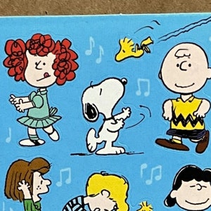Feuille d'autocollants vintage des années 1980, 1990, 2000, American Greetings (AGC) Peanuts personnages dansant, Schroder jouant du piano, Snoopy
