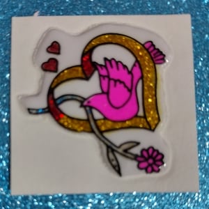Sticker gonflé scintillant vintage des années 1980, je t'aime oiseau rose (colombe) avec coeur or et fleurs, dos d'origine