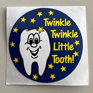 Sticker simple santé dentaire vintage des années 1980 de Roll, Twinkle Little Tooth, 1989 The Sticker Club