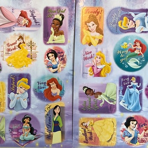 Lot de 2 feuilles d'autocollants pour personnages Princesses Disney