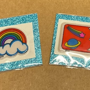 Stickers gonflés vintage des années 1980 - Homme très populaire sur la lune avec étoile filante OU arc-en-ciel avec nuages, Gordy - Votre choix, dos original