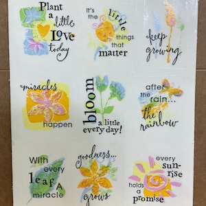 Feuille d'autocollants vintage des années 1980 des années 1990 des années 2000, des phrases de poinçon sur l'amour et le jardinage, des fleurs, des plantes un peu d'amour aujourd'hui - Transparent