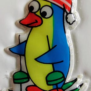 Sticker gonflé vintage des années 1980, animal mignon de dessin animé de pingouin de ski, adorable !