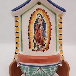 Fuente de Agua Bendita de la Virgen de Guadalupe 8*5" Multicolor Mayólica / Cerámica Talavera