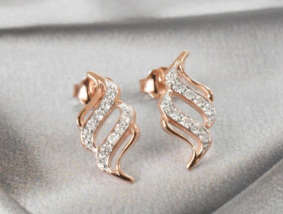 Diamond Swirl Earrings  329 For Sale on 1stDibs  swirl diamond earrings diamond  spiral earrings diamond swirl stud earrings