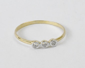 18K Yellow gold / Size 7 / Trio Diamond Ring / Bezel Setting Three Diamond Ring / Engagement Ring / Wedding Ring / Next day shipping