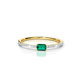 Baguette emerald ring with genuine diamonds/ Diamond emerald band/ 10k / 14k / 18k Gold/ Minimalist diamond band/ Engagement ring